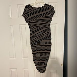 Liz Lange maternity dress Medium